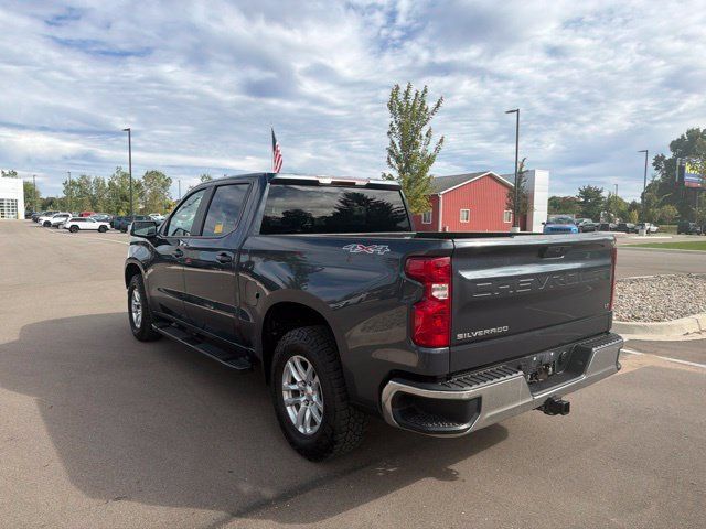 Used 2021 Chevrolet Silverado 1500 LT AWD/4WD image 3