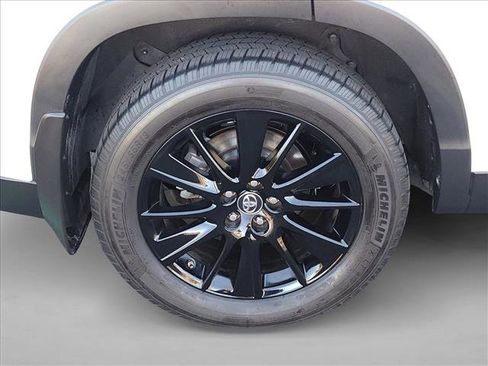 Certified 2019 Toyota Highlander SE AWD/4WD image 22