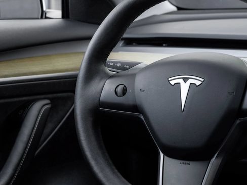 Used 2022 Tesla Model 3 Long Range AWD/4WD image 21