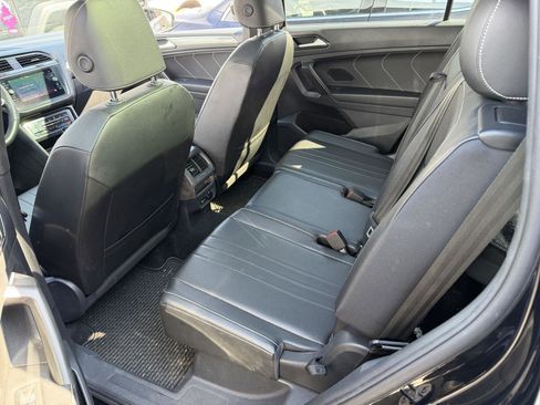 Used 2022 Volkswagen Tiguan SE R-Line image 23