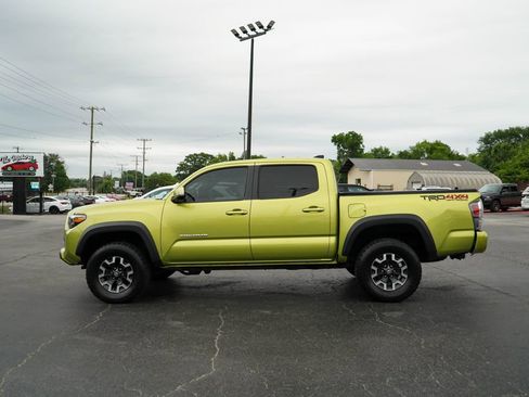 Used 2023 Toyota Tacoma TRD Off-Road w/ TRD Premium Off Road Package AWD/4WD image 24