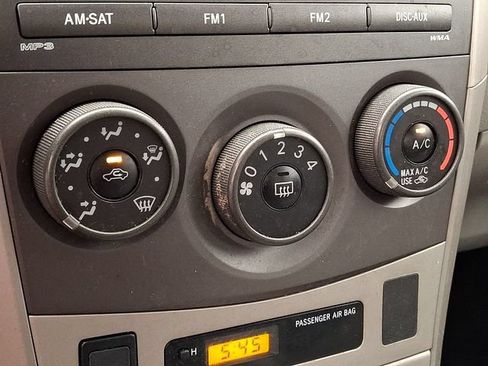 Used 2011 Toyota Corolla LE FWD image 18