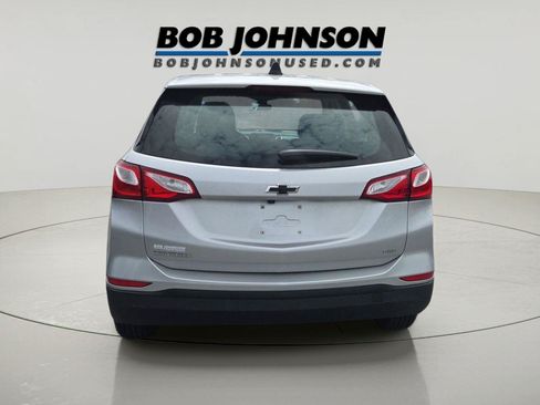 Used 2020 Chevrolet Equinox LS w/ LPO, Floor Liner Package AWD/4WD image 4