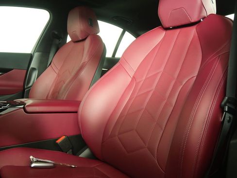 Certified 2025 BMW 530i image 11