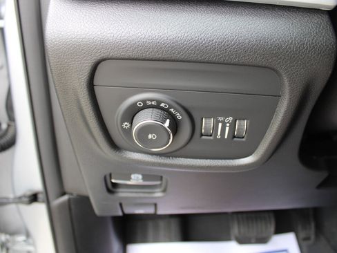 Certified 2023 Jeep Grand Cherokee L Limited image 13