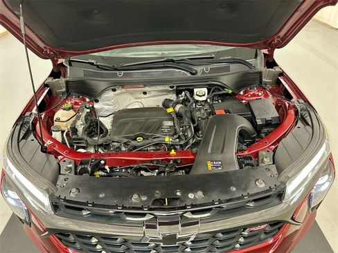 Used 2024 Chevrolet Trax RS w/ Sunroof Package image 24