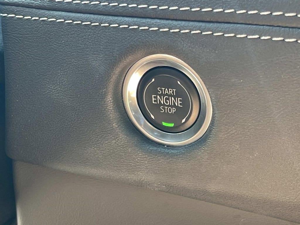 Certified 2025 Cadillac Escalade Sport AWD/4WD image 40