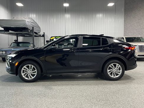 New 2025 Buick Envista Preferred w/ Convenience I Package image 2