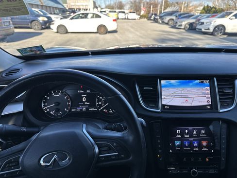 Used 2019 INFINITI QX50 Essential w/ Premium Heat Package image 12