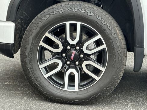 Certified 2025 GMC Sierra 1500 AT4 w/ AT4 Premium Package AWD/4WD image 27