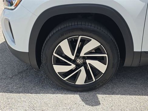 New 2026 Volkswagen Atlas SE image 9