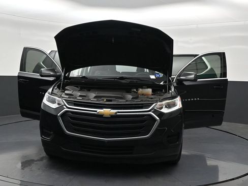 Used 2021 Chevrolet Traverse LS FWD image 37