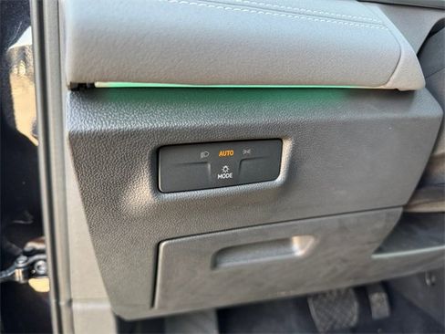 New 2025 Volkswagen Tiguan SE image 21