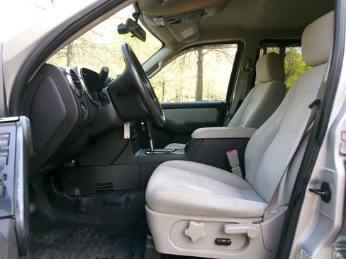 Used 2008 Ford Explorer Sport Trac XLT image 13