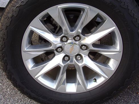 Used 2021 Chevrolet Silverado 1500 LTZ w/ LTZ Premium Package image 17