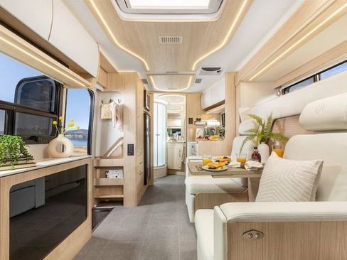 Used 2024 Mercedes-Benz Sprinter 3500 image 6