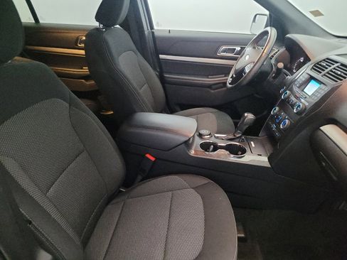Used 2018 Ford Explorer XLT AWD/4WD image 21