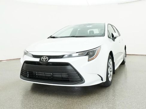 New 2026 Toyota Corolla LE FWD image 32