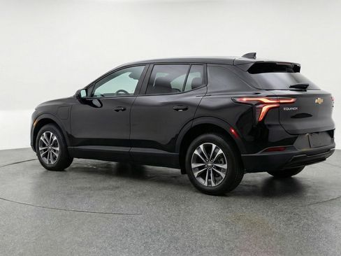 Used 2025 Chevrolet Equinox LT FWD image 6