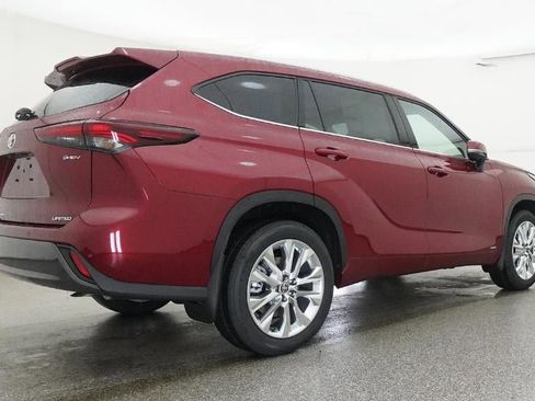 New 2026 Toyota Highlander Limited image 25