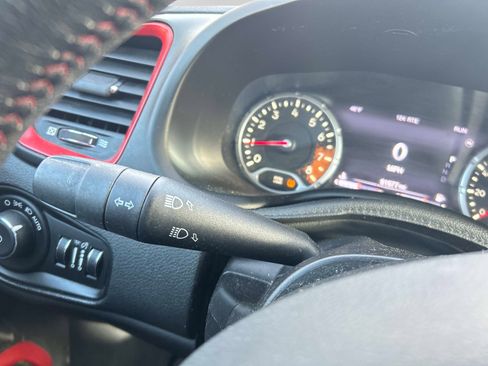 Used 2015 Jeep Renegade Trailhawk image 24