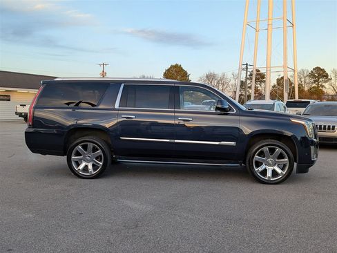 Used 2020 Cadillac Escalade ESV Luxury image 6