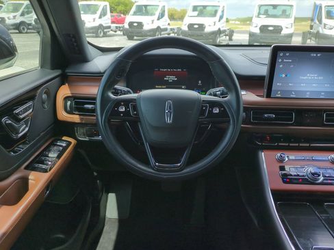 Used 2023 Lincoln Aviator Grand Touring AWD/4WD image 19