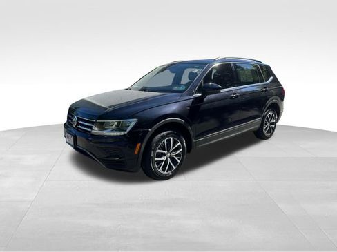 Used 2019 Volkswagen Tiguan SE w/ Panoramic Sunroof Package AWD/4WD image 3