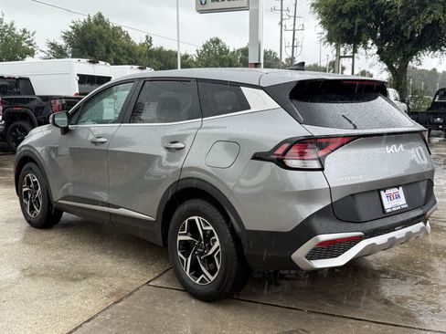 Used 2024 Kia Sportage LX FWD image 7