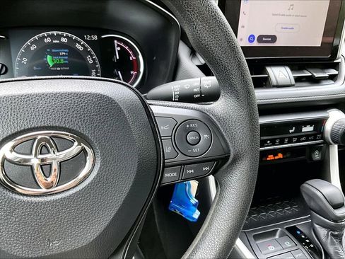 Used 2024 Toyota RAV4 LE AWD/4WD image 20