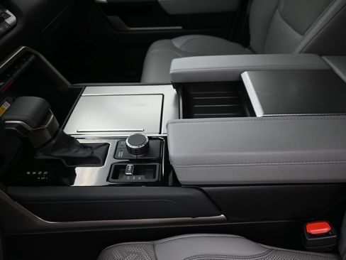 Used 2023 Toyota Sequoia Platinum image 20