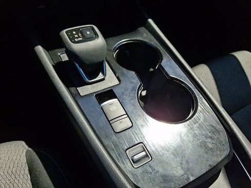 Used 2025 Nissan Rogue SV FWD image 18