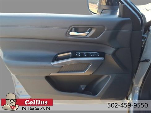 Certified 2023 Nissan Pathfinder SL image 16