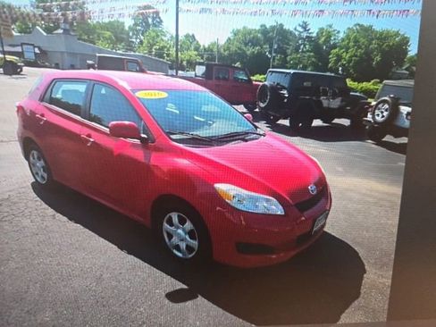 Used 2010 Toyota Matrix FWD image 2