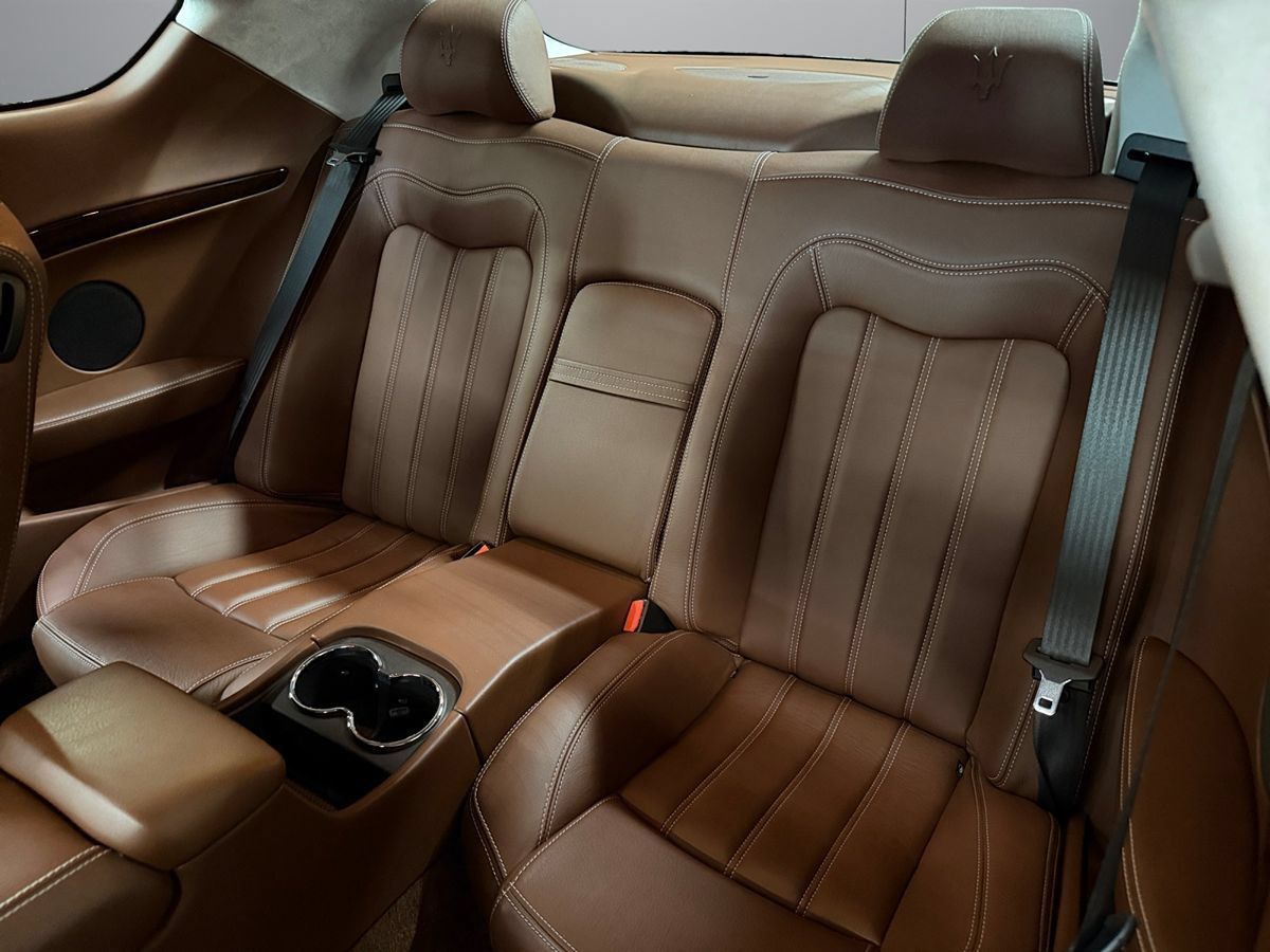 Used 2010 Maserati GranTurismo S RWD image 11