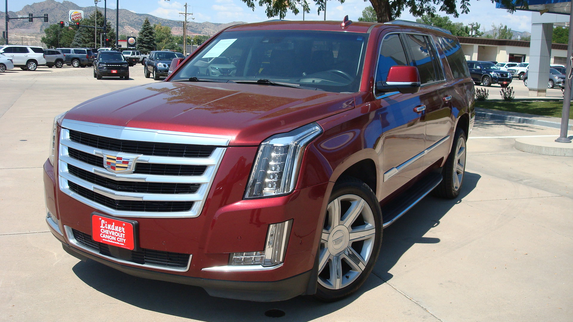 Used 2020 Cadillac Escalade ESV Premium Luxury AWD/4WD image 1