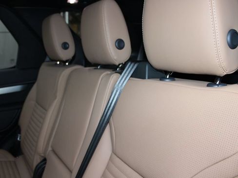 New 2026 Land Rover Discovery Limited Edition AWD/4WD image 8