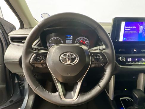 Used 2024 Toyota Corolla Cross LE FWD image 17