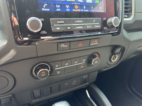 Used 2024 Nissan Frontier SV RWD image 29