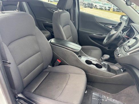 Used 2023 Chevrolet Malibu LT image 33