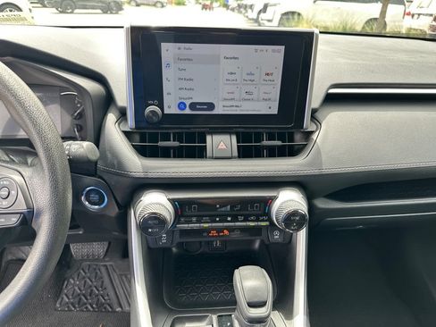 Used 2025 Toyota RAV4 XLE FWD image 23