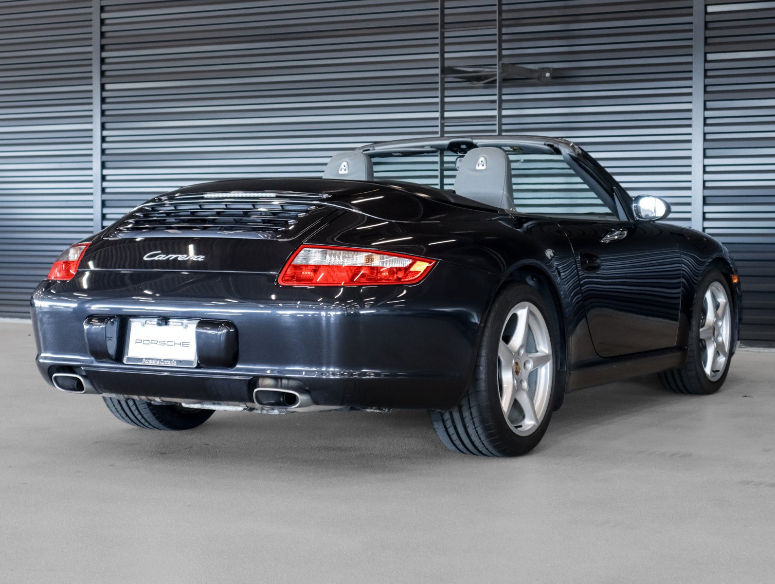 Used 2006 Porsche 911 Carrera RWD image 10