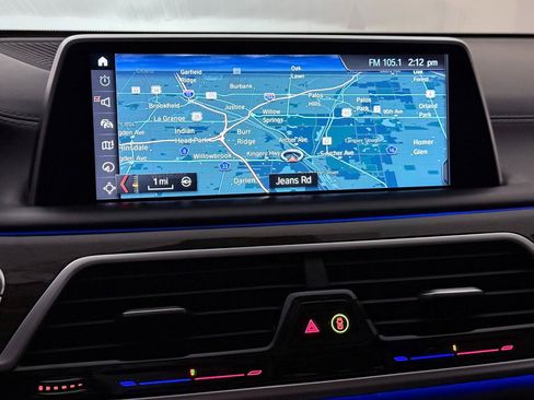 Used 2018 BMW 750i xDrive AWD/4WD image 32
