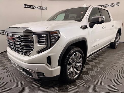 Used 2025 GMC Sierra 1500 Denali AWD/4WD image 2