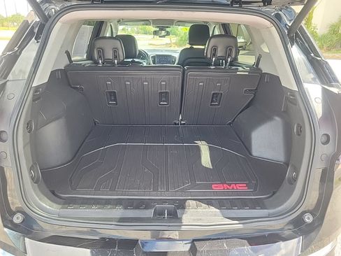 Used 2023 GMC Terrain SLT FWD image 8