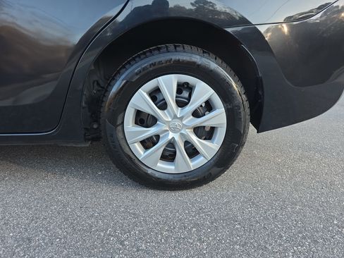 Used 2019 Toyota Corolla LE image 33