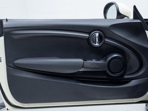 Used 2018 MINI Cooper 2-Door Hardtop image 10