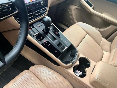 Certified 2024 Porsche Macan AWD/4WD image 20
