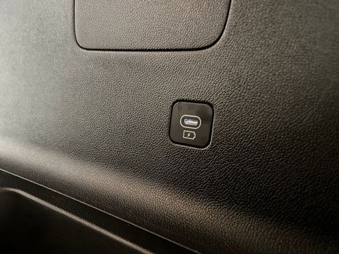 Used 2024 Kia Sorento S FWD image 44