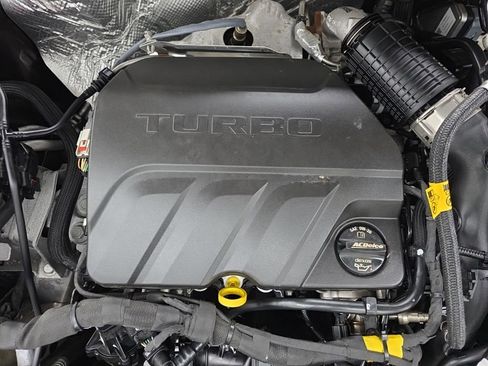 Used 2025 Chevrolet Trax ACTIV FWD image 14